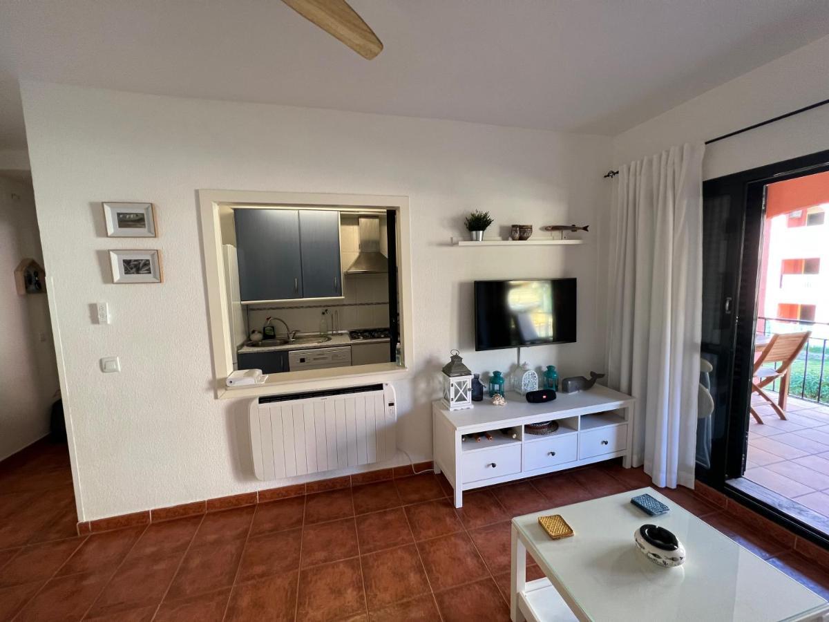 Apartamento En Urbanizacion De Primera Linea De Playa, Atlanterra Захара-де-лос-Атунес Экстерьер фото
